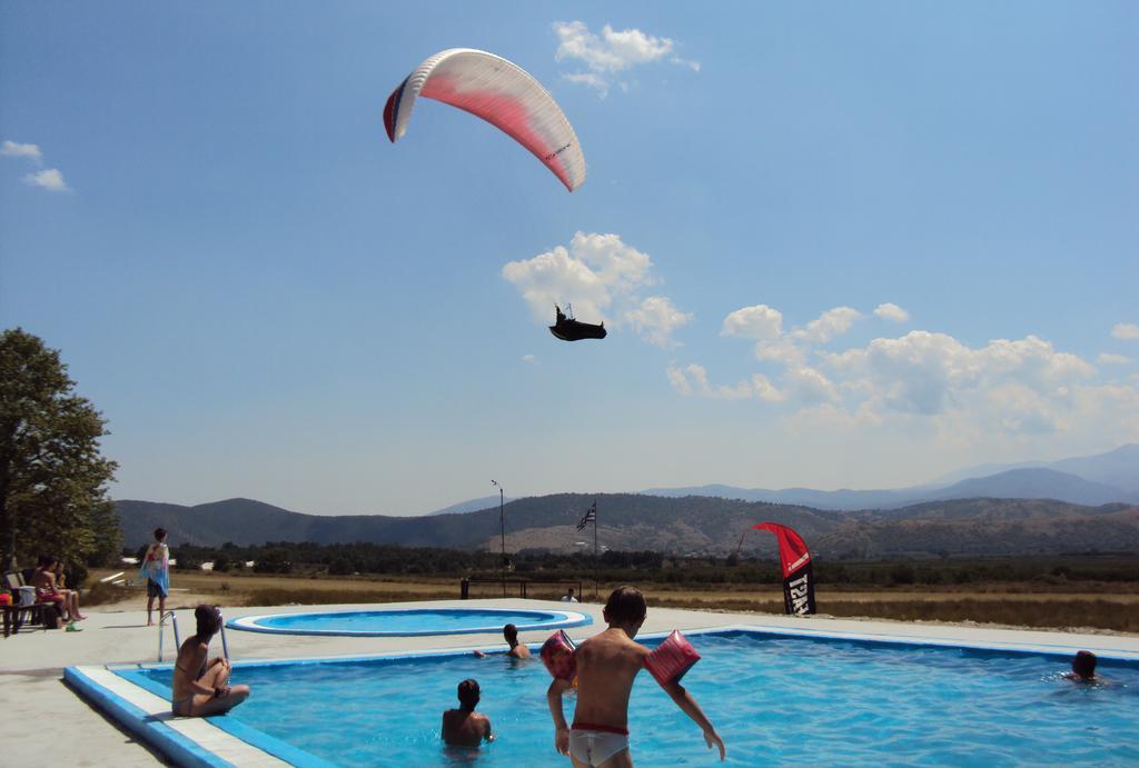 Aitheron Hotel Air Park Zervi Buitenkant foto