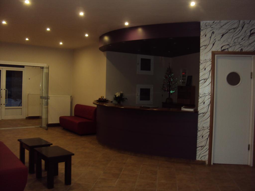 Aitheron Hotel Air Park Zervi Buitenkant foto