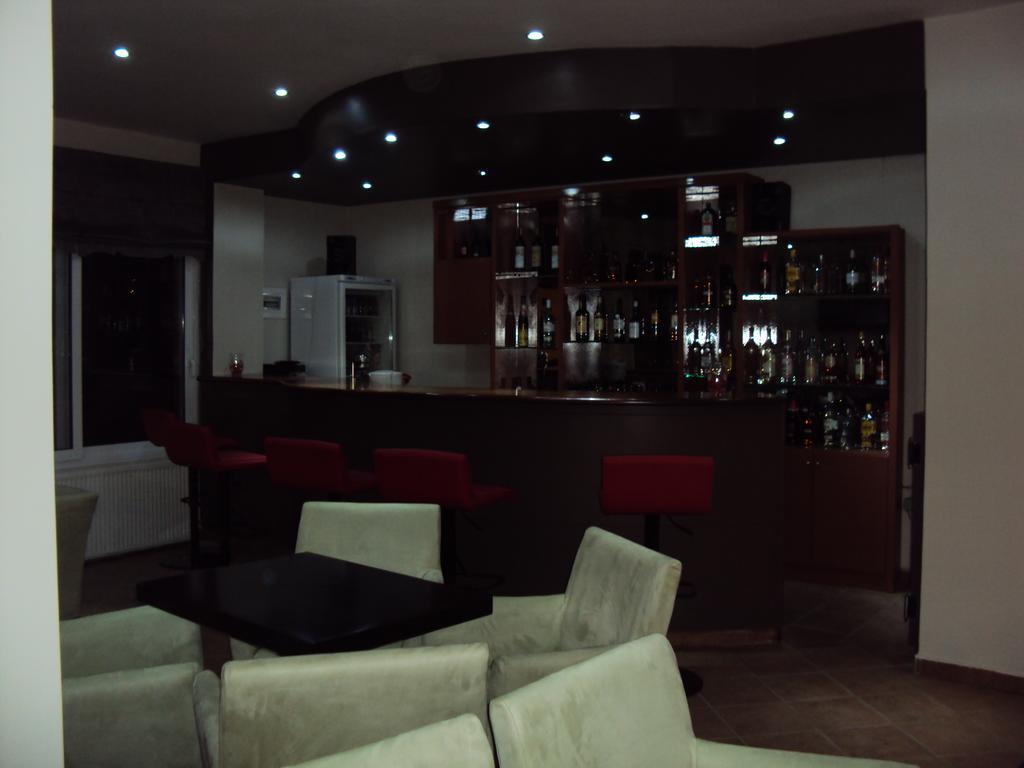 Aitheron Hotel Air Park Zervi Buitenkant foto