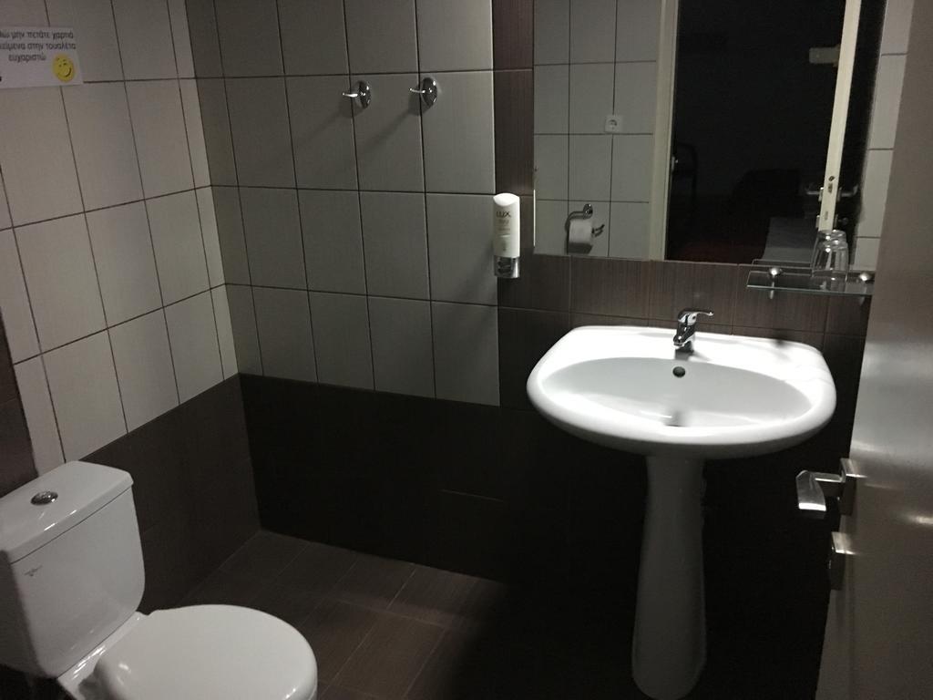 Aitheron Hotel Air Park Zervi Buitenkant foto