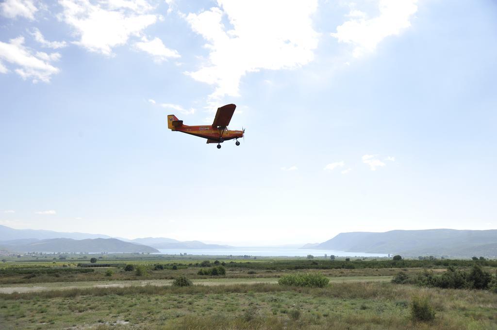Aitheron Hotel Air Park Zervi Buitenkant foto