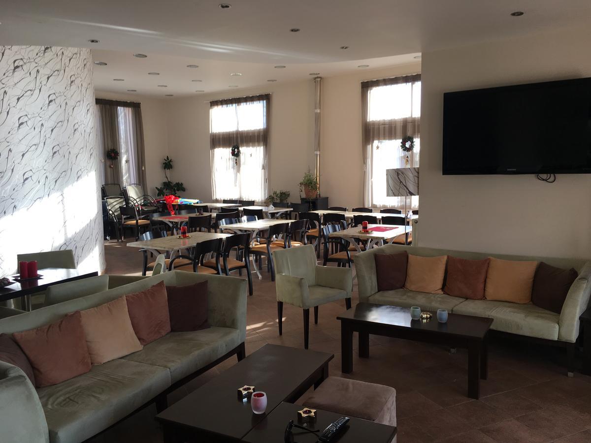 Aitheron Hotel Air Park Zervi Buitenkant foto