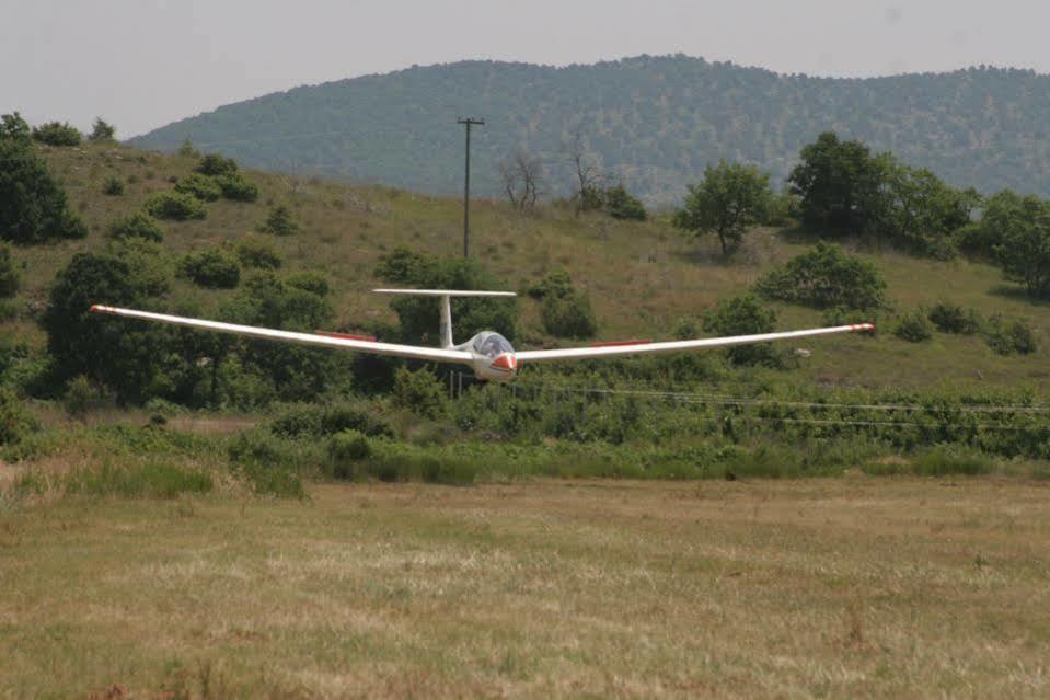 Aitheron Hotel Air Park Zervi Buitenkant foto